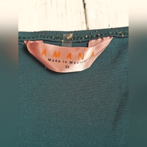 Amana Plus Deep Green Flowy Half Flutter Bell Sleeve Top W/ Gold Stud Design 2X - Picture 12 of 14